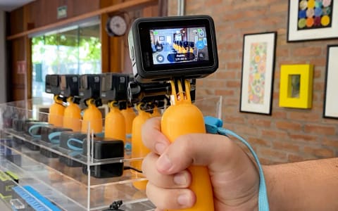 Kit disponível para aluguel com Câmera GoPro Hero 10 e acessários