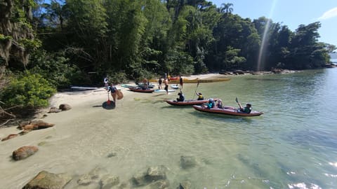 Amanecer en kayak o SUP en la Ilha do Francês en Floripa